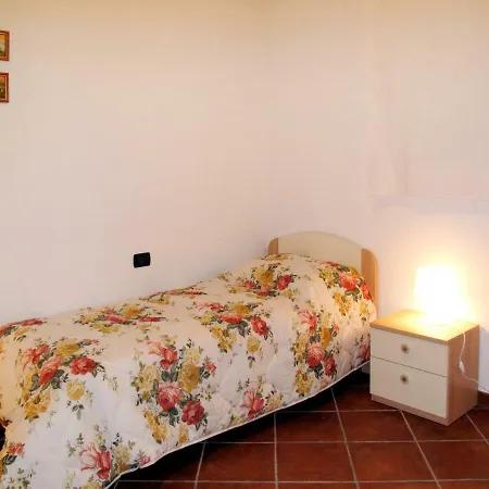 Apartment Locazione Turistica Casa Cristina *